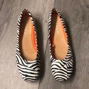 Roper zebra print flats size 8.5
